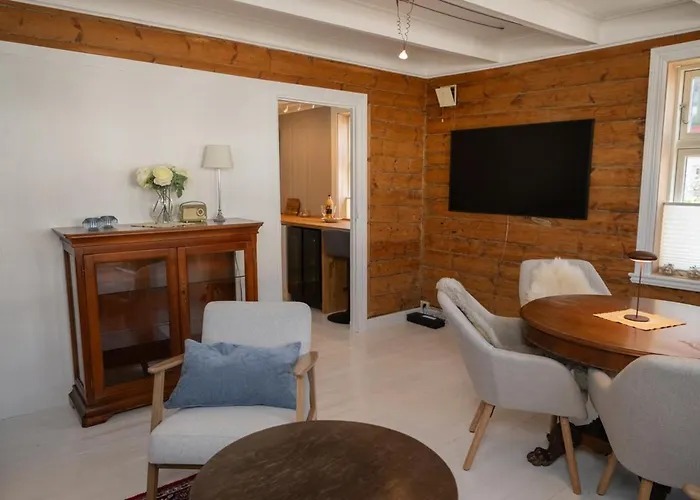 Unique Wooden House, Cozy Outdoor Area, Downtown Apartament Stavanger